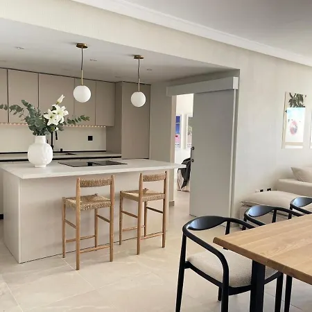 Beautiful 3-bedroom In Appartement *