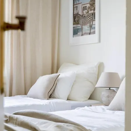 Beautiful 3-bedroom In Apartman Marbella